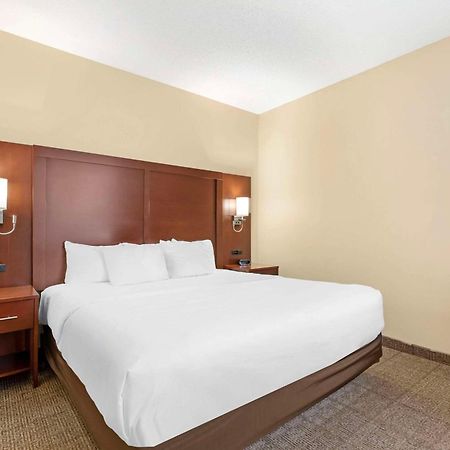 Comfort Suites Cedar Falls Exterior photo